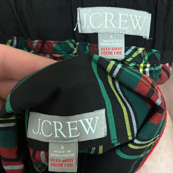 J. Crew Long-sleeve cotton poplin pajama set in black Stewart tartan - Picture 8 of 10